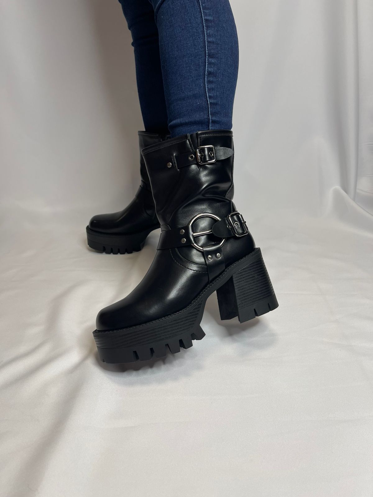 Botin medio taco