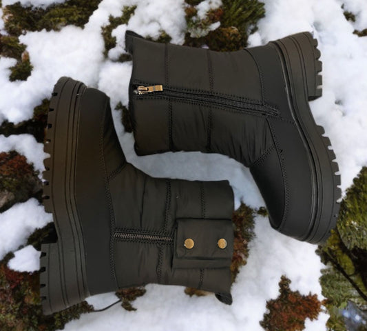 Botas con cierre y broche
