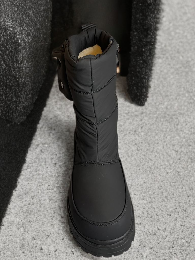 Botas con cierre y broche